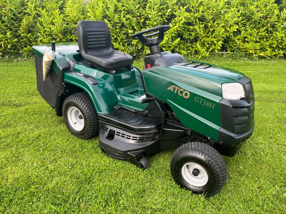 Atco 17hp 40inch cut hydrostatic ride on mower - Image 4