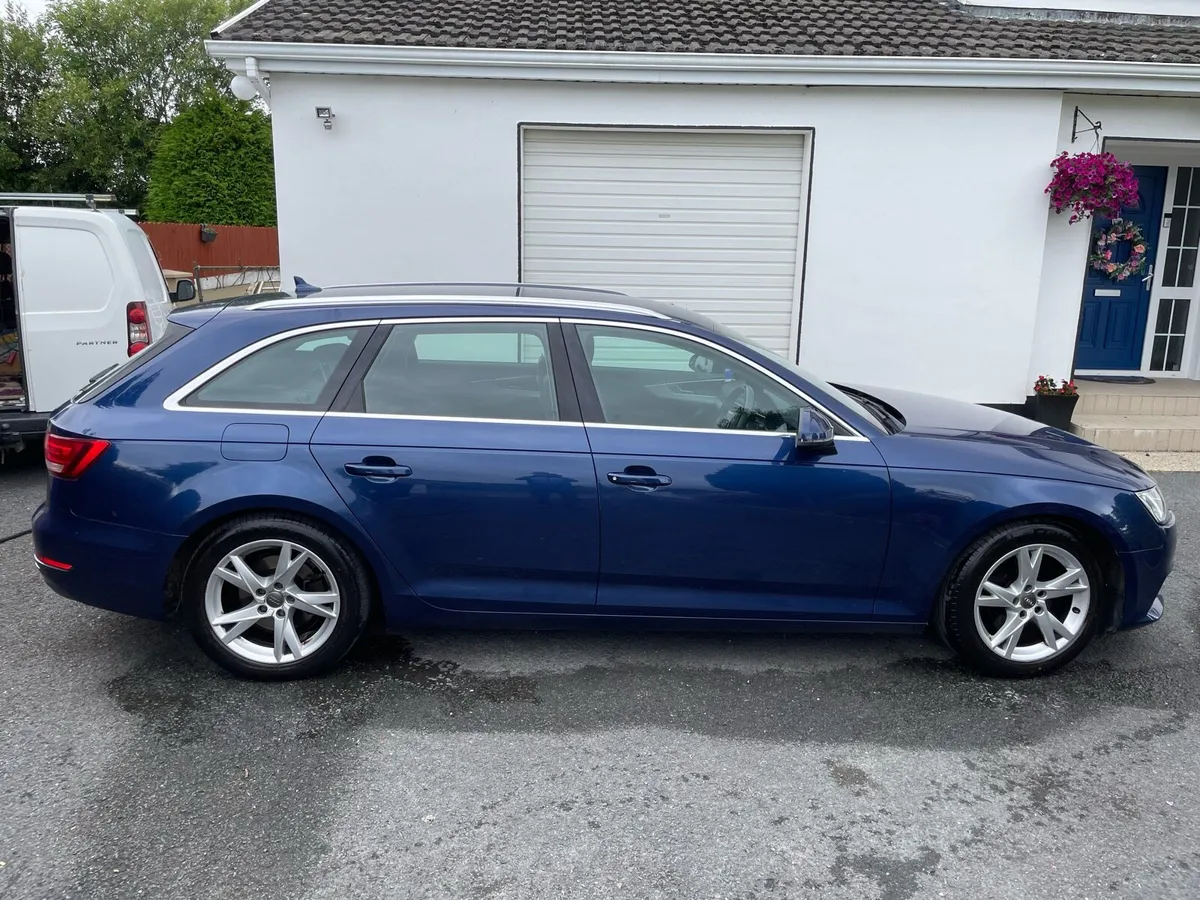 162 Audi A4 Avent Ultra Sport Automatic - Image 3