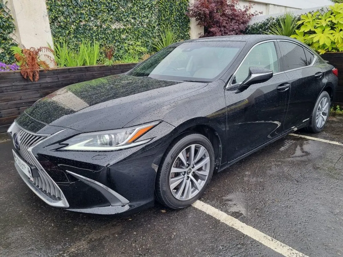 Lexus ES 300h 2.5 Hybrid Auto / Executive High Sp - Image 2