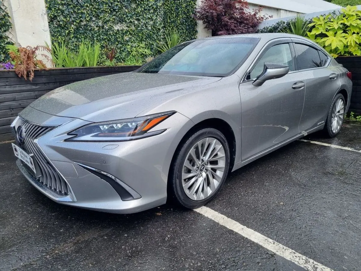 Lexus ES 300h 2.5 Hybrid / Luxury Spec / Tax  200 - Image 2
