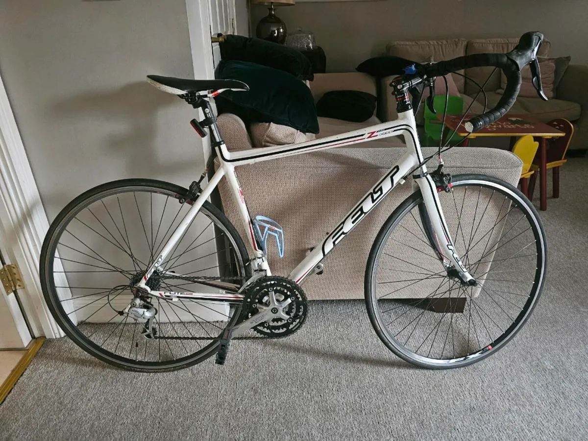 Felt z100 road bike - Image 1