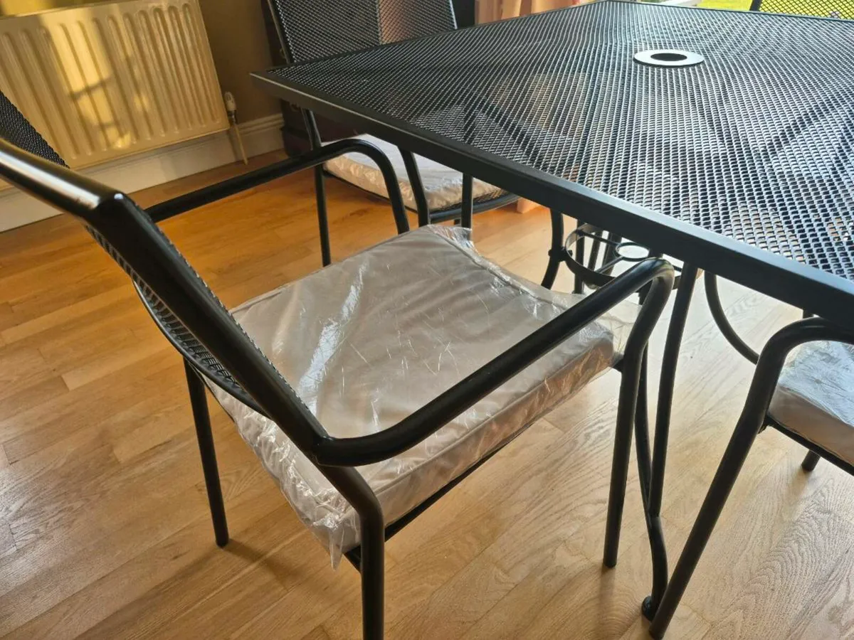 Patio table and 4 chairs - Image 2