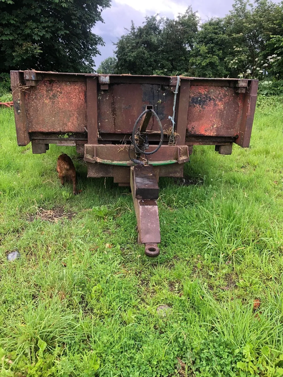 Bale trailer - Image 1