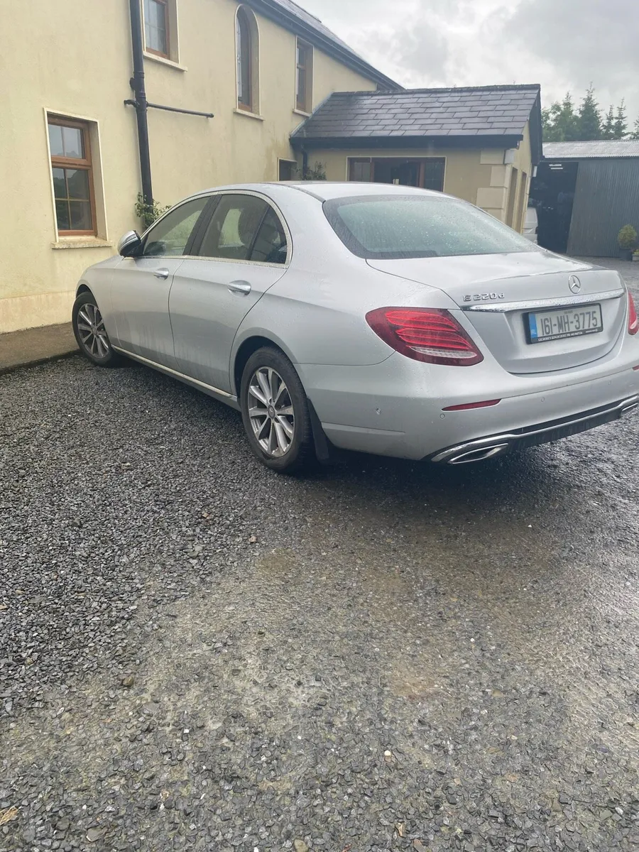 Mercedes E220d E220 - Image 4