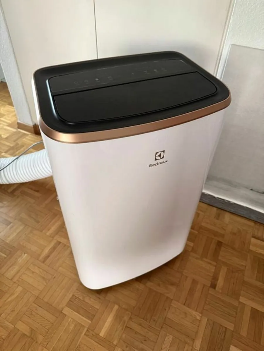 Like New Electrolux Chill Flex Pro Gold Mobile - Image 1