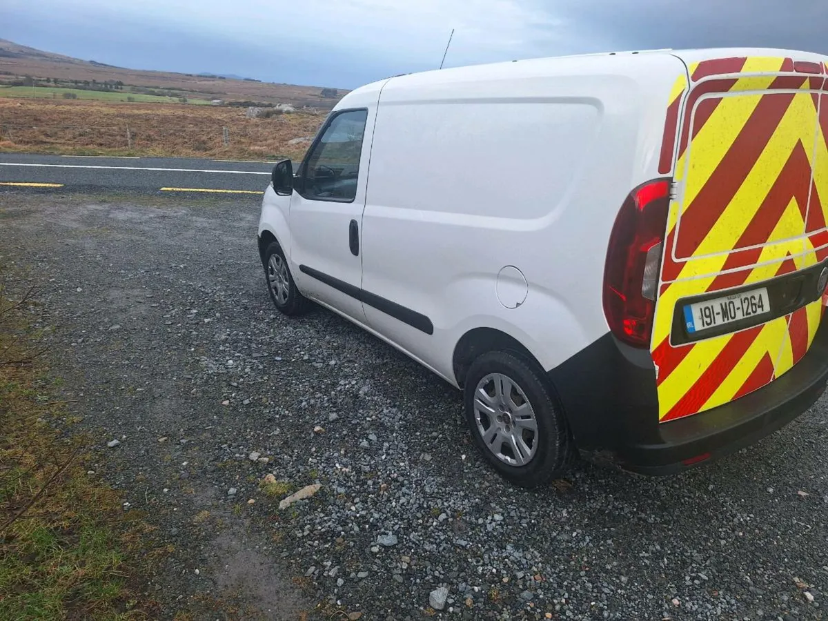 Fiat doblo van - Image 4