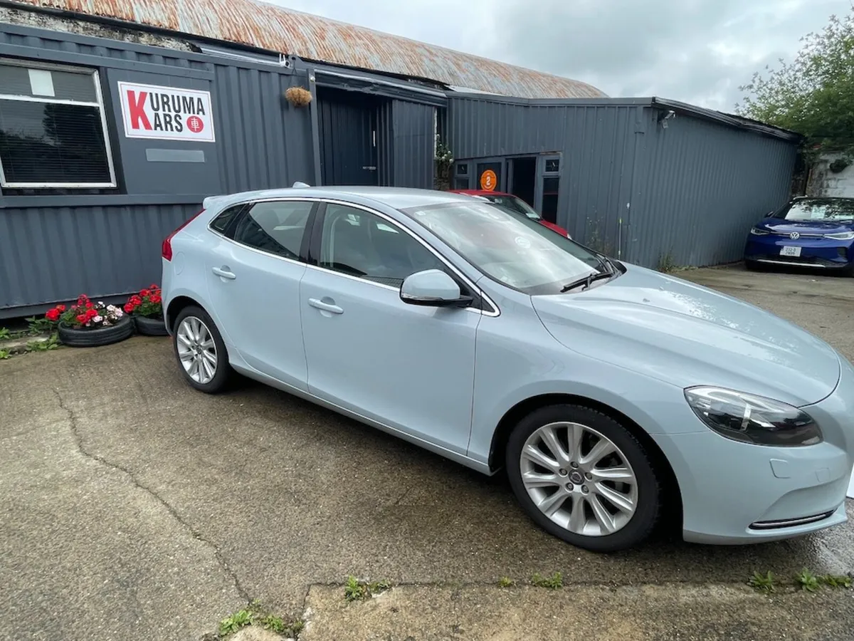 Top Trim Very Low Mileage V40 - Image 4