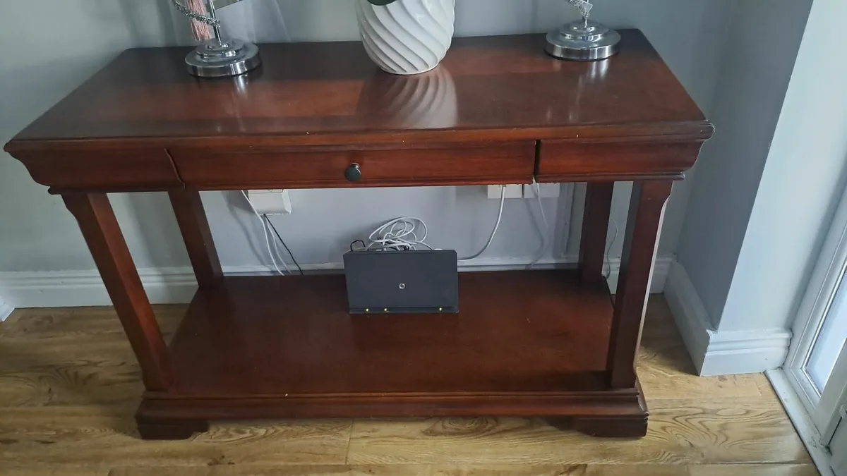 Console table - Image 1