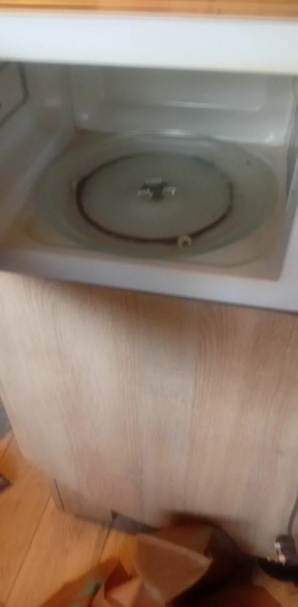 Microwave - Image 3