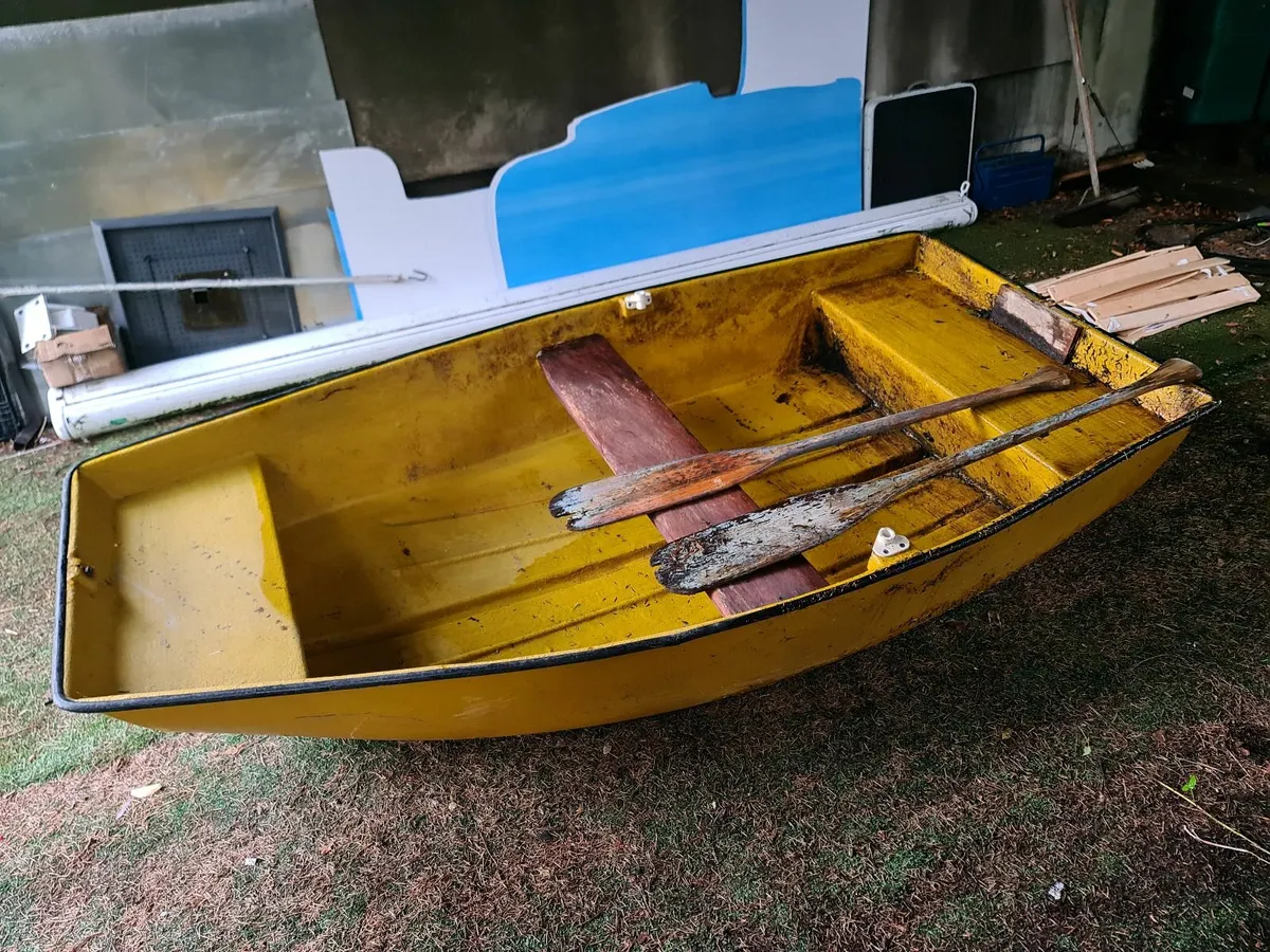 Small fiberglass boat - Image 1