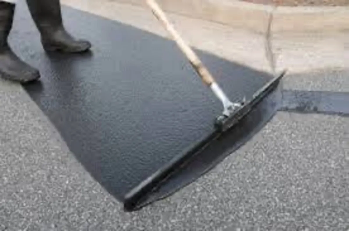 Roof/driveway paint - Image 2