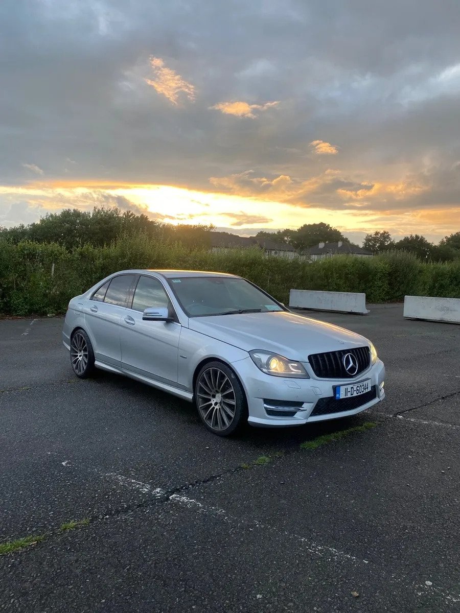 C220d AMG-Line Avantgarde C-Class Mercedes-Benz - Image 1