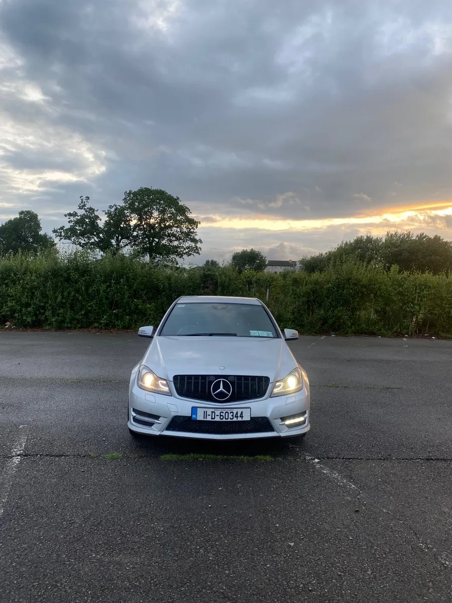 C220d AMG-Line Avantgarde C-Class Mercedes-Benz - Image 2
