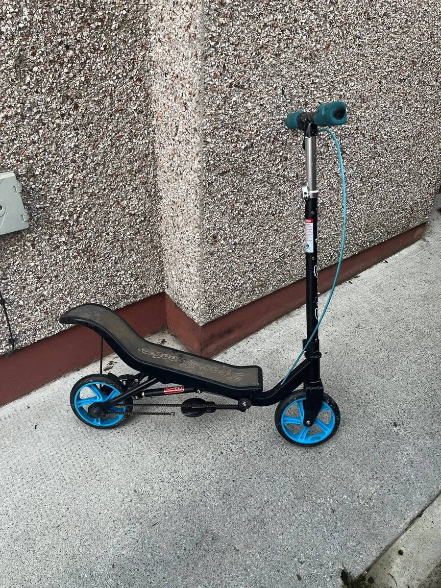 Kids space scooter - Image 1
