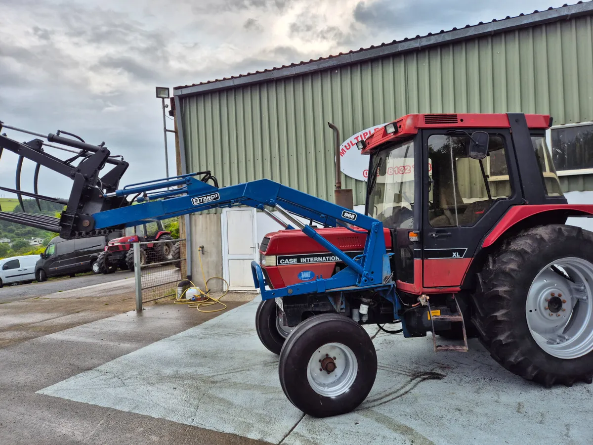 CASE 895 XL AND LOADER - Image 2