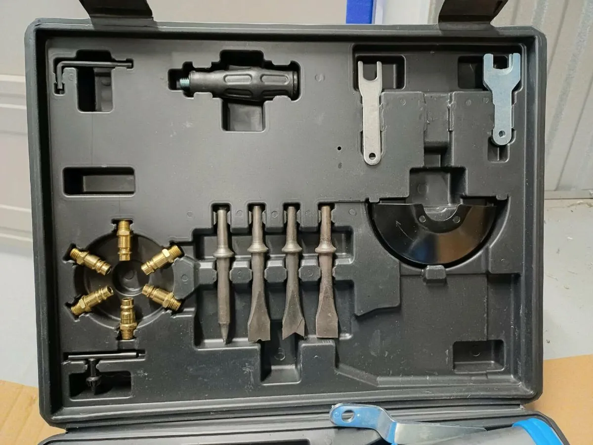 Air tool kit - Image 2