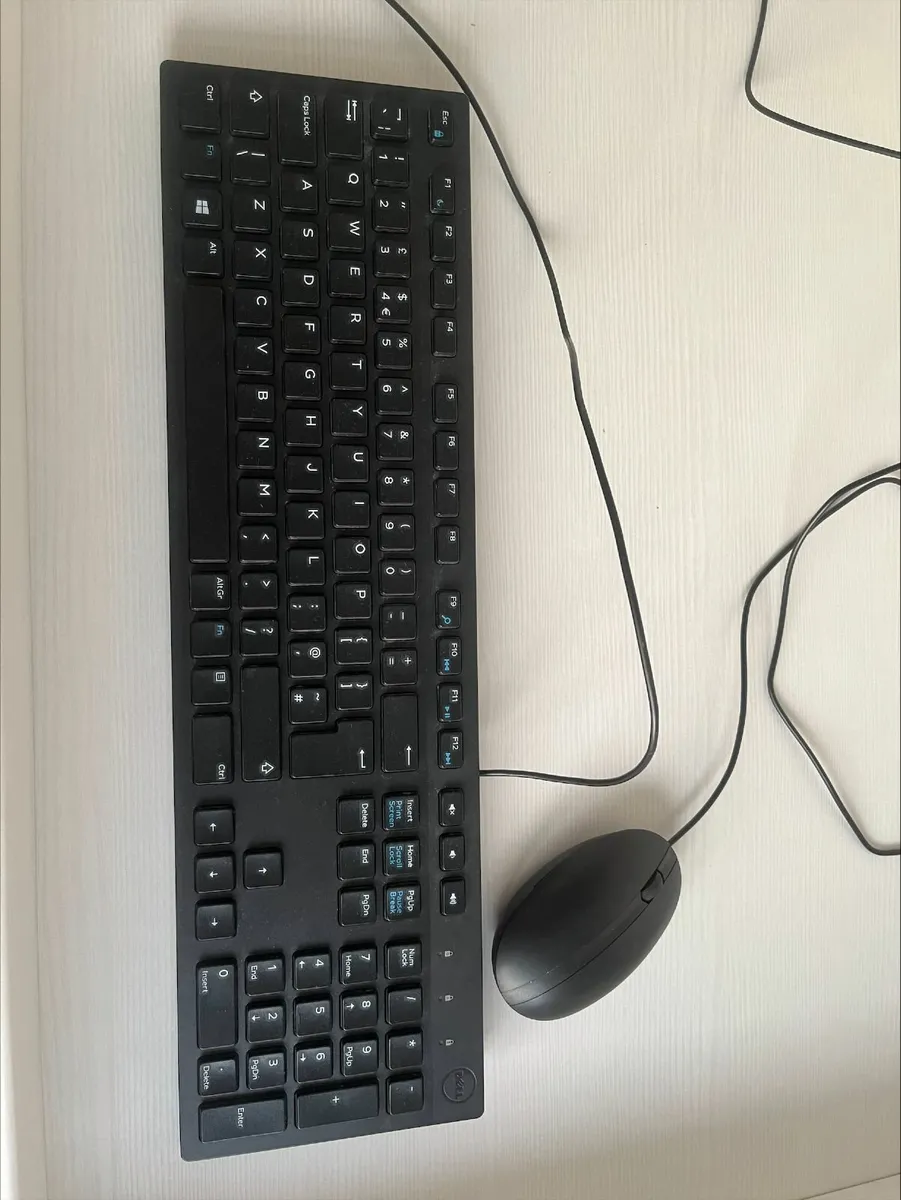 PC Monitor, keyboard, mouse - Image 3