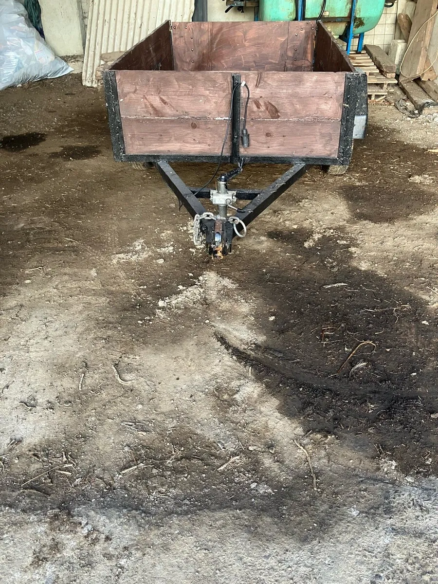 Trailer - Image 1