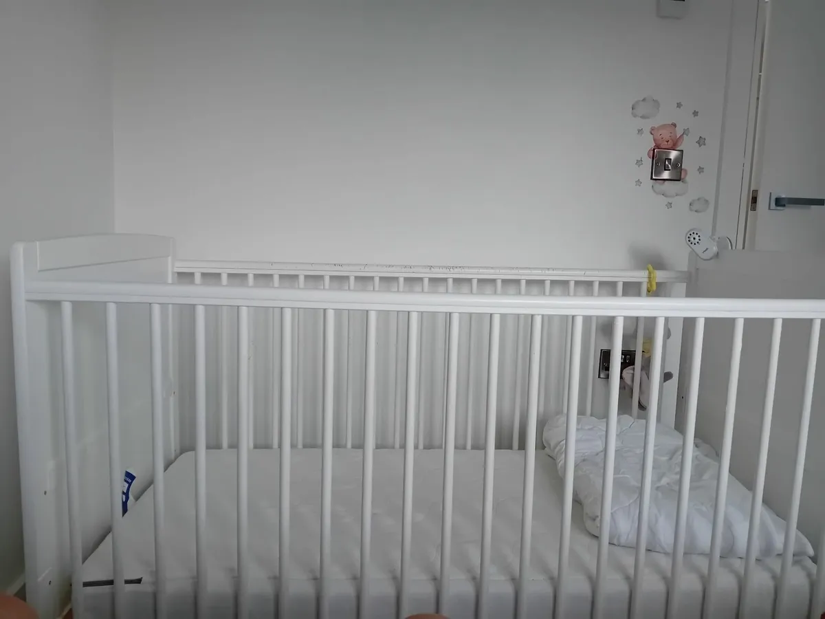 Cot - Image 1