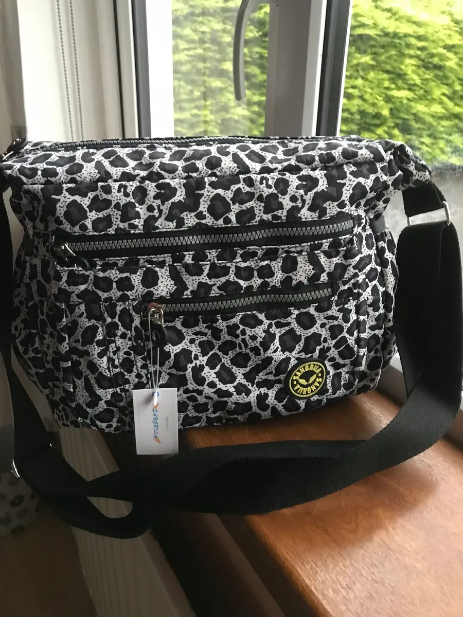 Brand New Black & White Shoulder Bag - Image 3