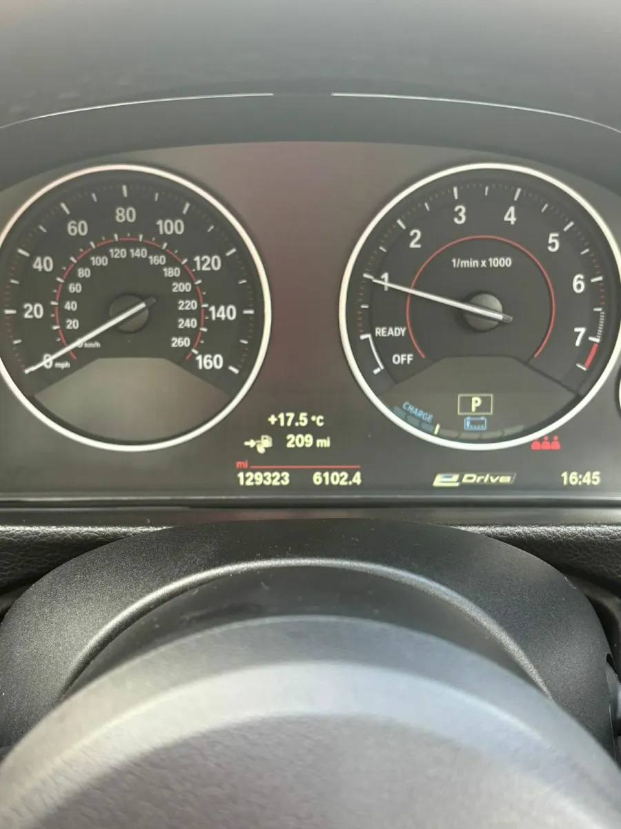 BMW 3-Series 2018 - Image 3