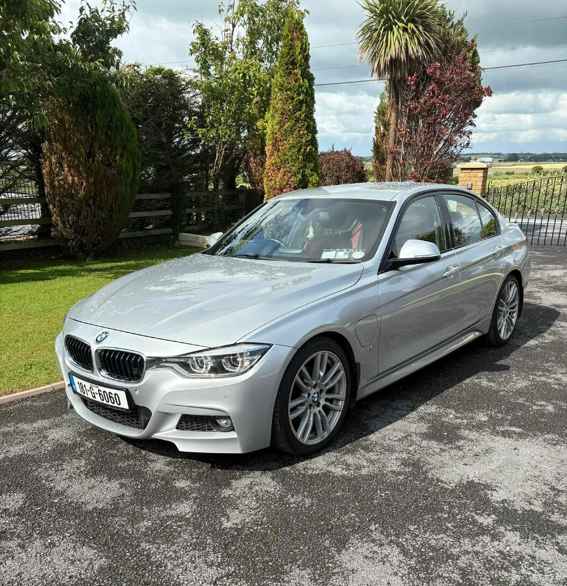 BMW 3-Series 2018 - Image 2