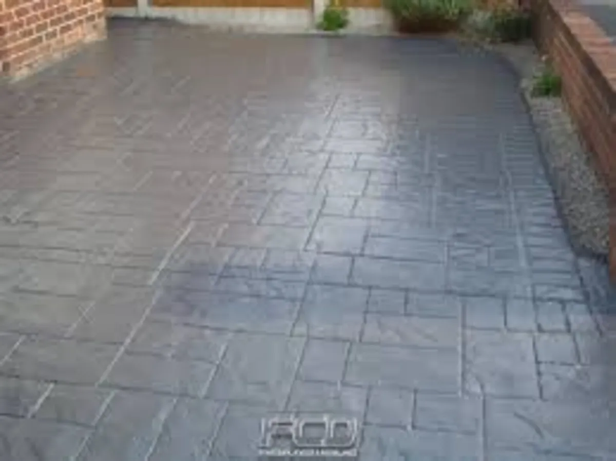 Roof/driveway paint - Image 2