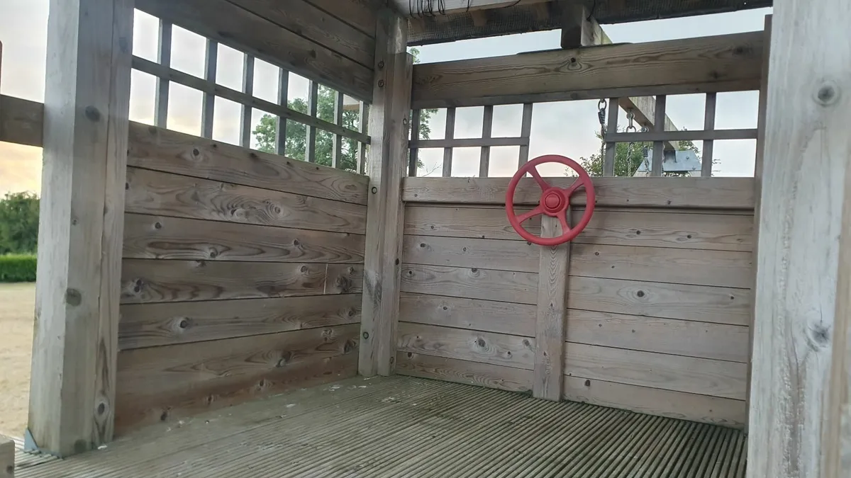 Outdoor Play house - Image 2
