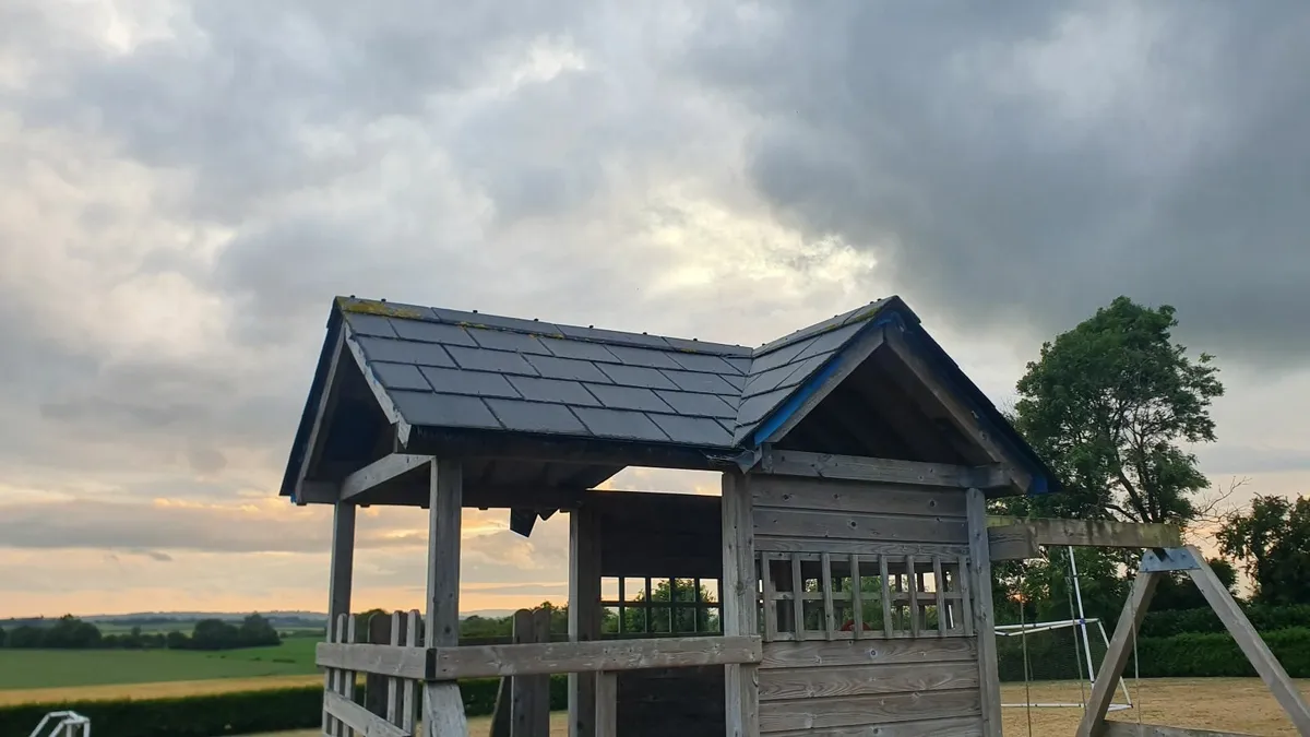 Outdoor Play house - Image 3