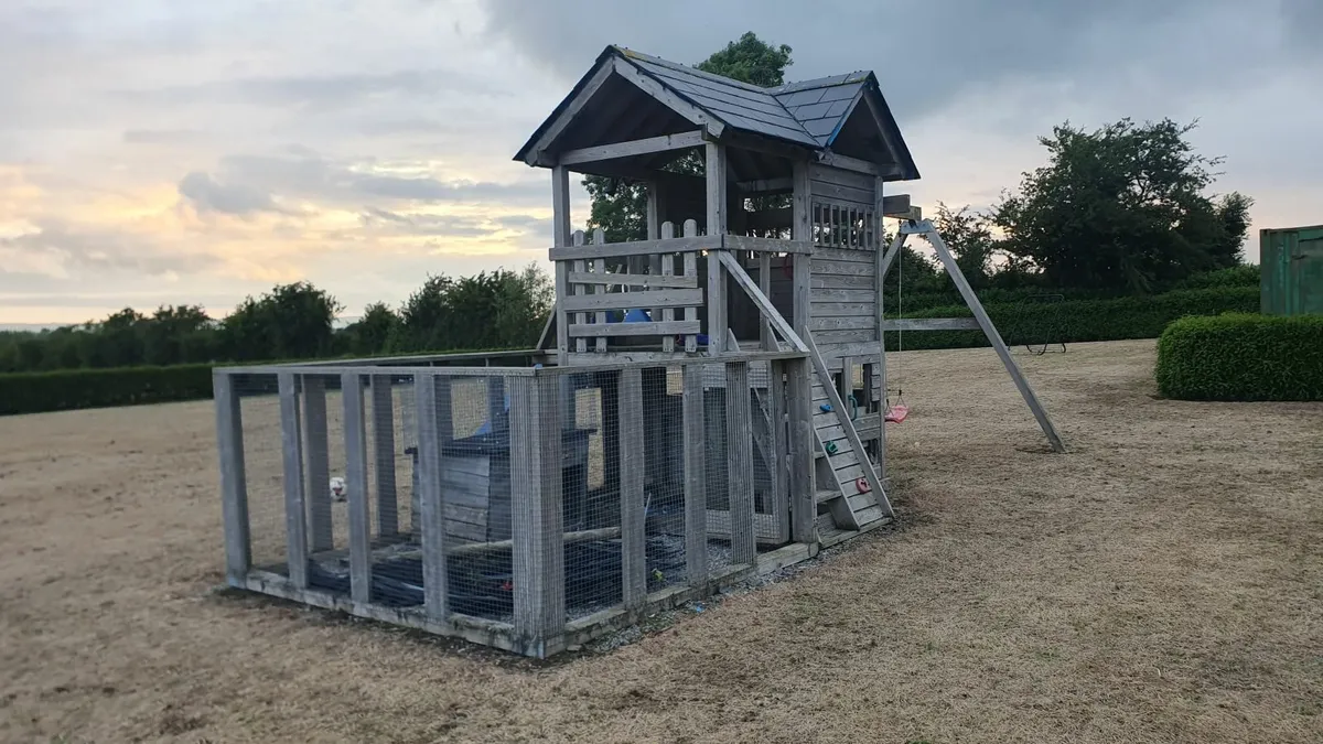 Outdoor Play house - Image 4