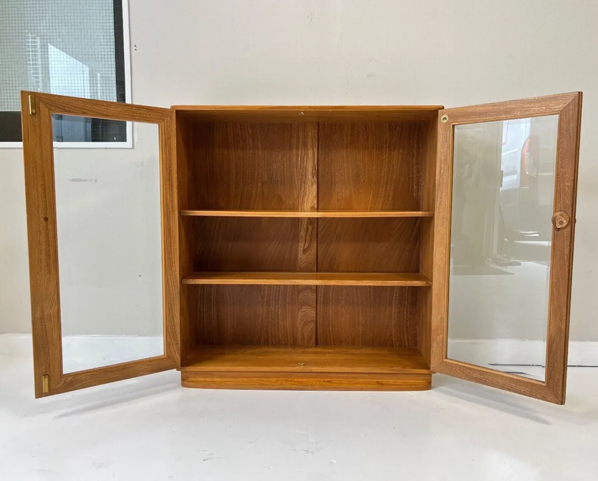 Mid century Ercol blonde Windsor bookcase cabinet - Image 3