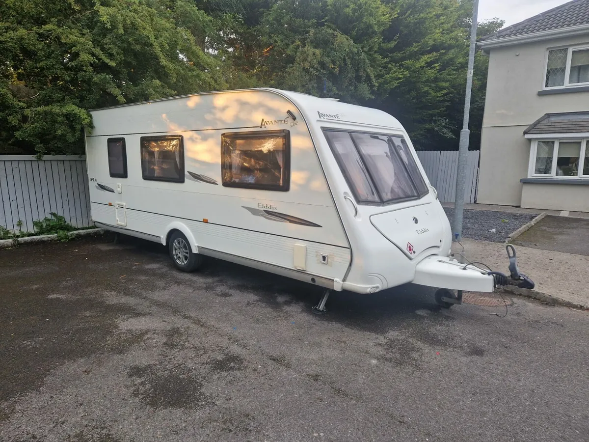 Elddis Avante 4 berth (Full Air awning) - Image 3