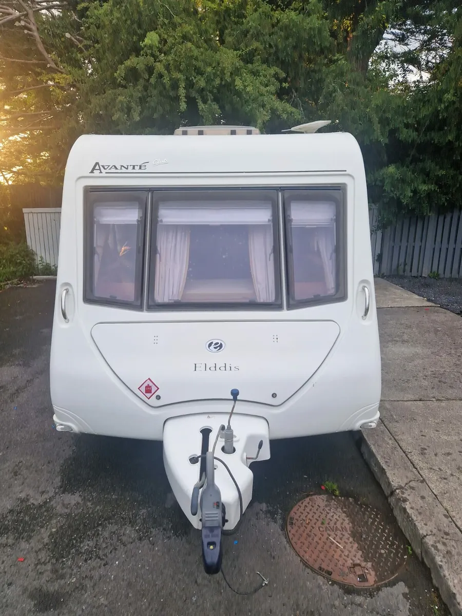 Elddis Avante 4 berth (Full Air awning) - Image 4