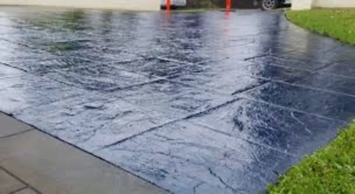 Roof/driveway paint - Image 3