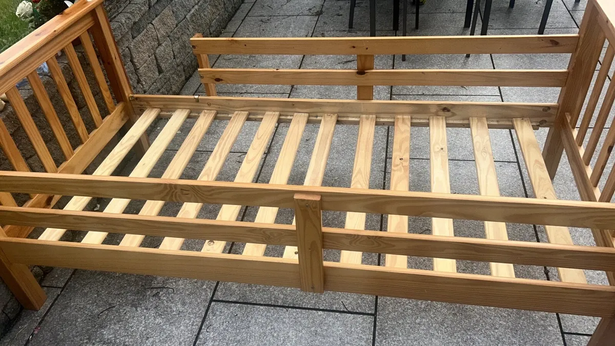 Beds - Image 2