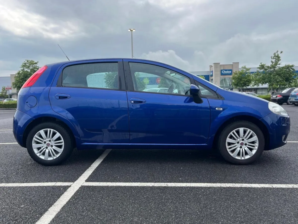 Fiat Punto *LOW MILEAGE *NCT *UPGRADED RADIO - Image 2