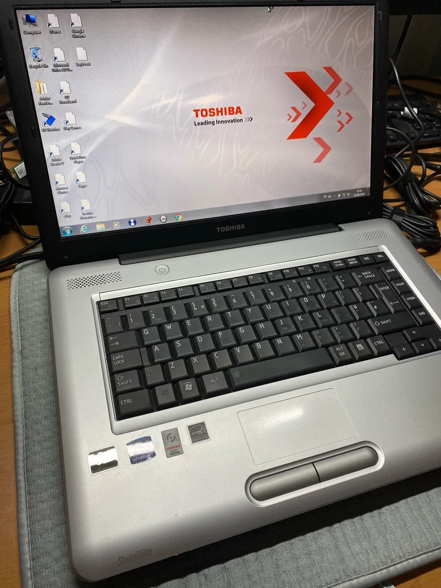 Toshiba laptop windows 7 - Image 1