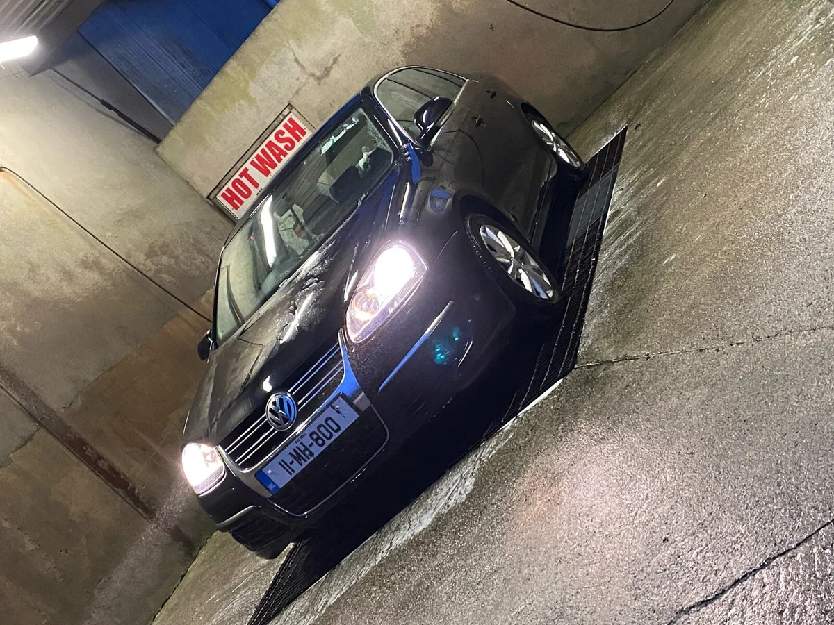 Volkswagen Jetta 2011 - Image 4