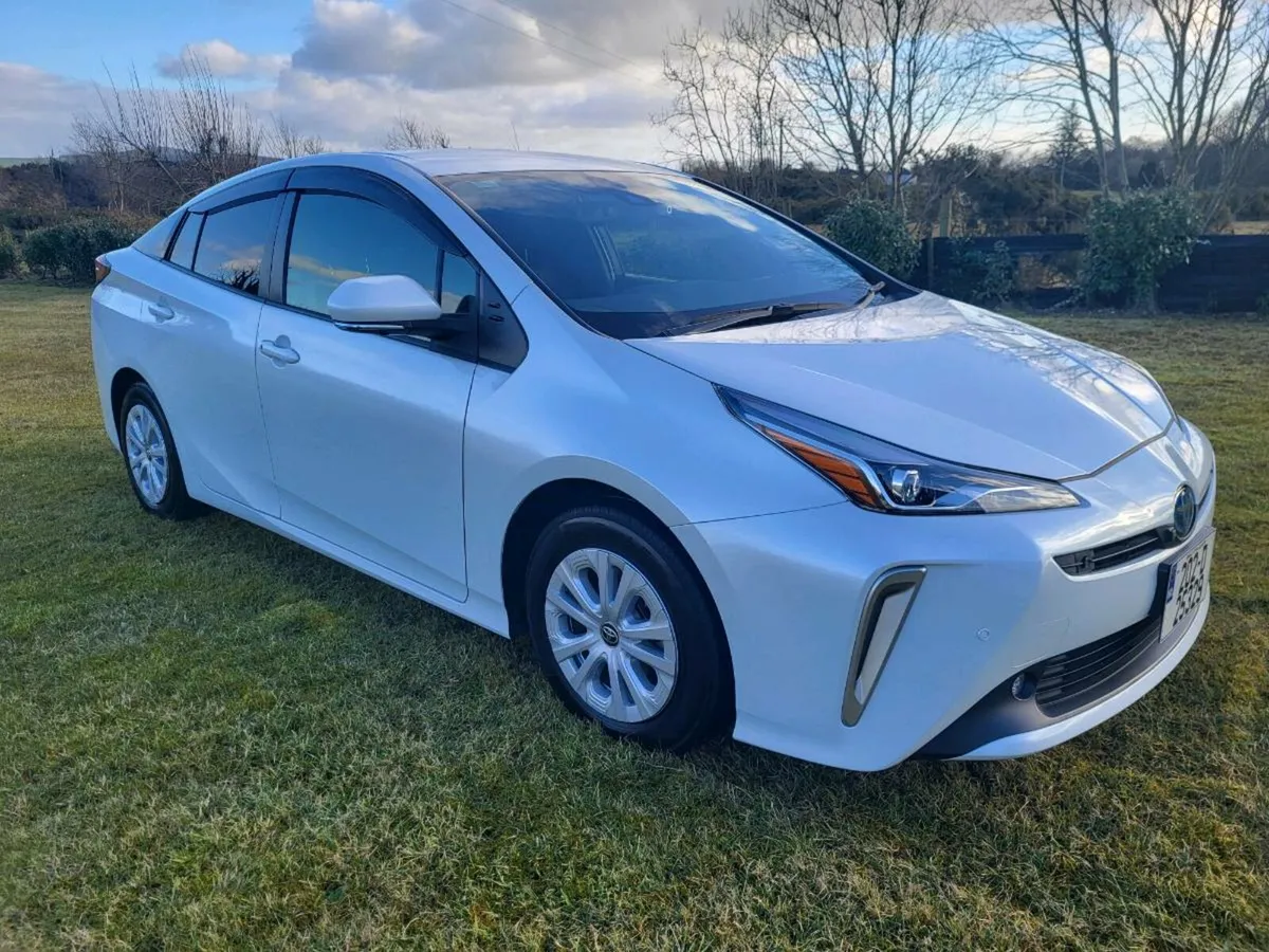 2020 Toyota Prius hybrid pearl white new model - Image 1