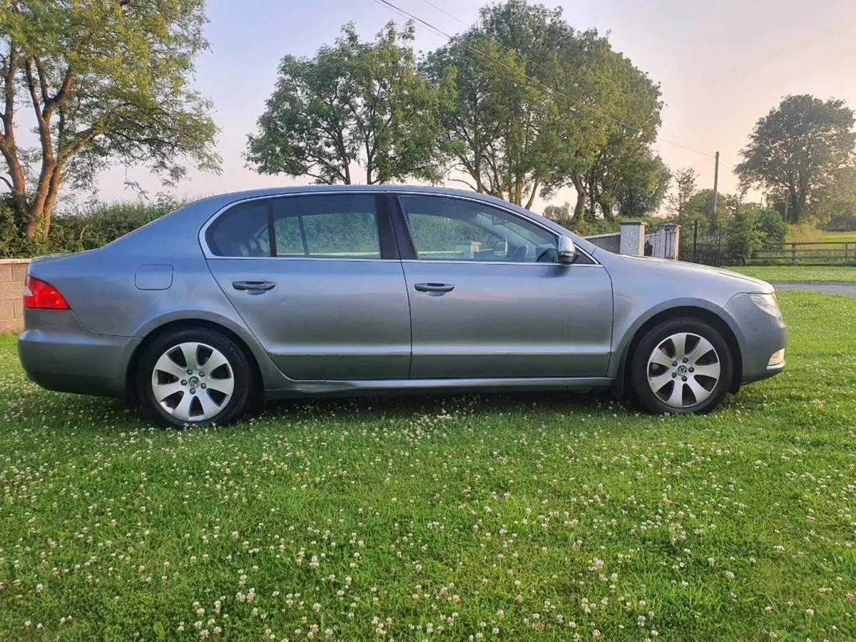 Skoda superb 1.6 Diesel 2011 - Image 2