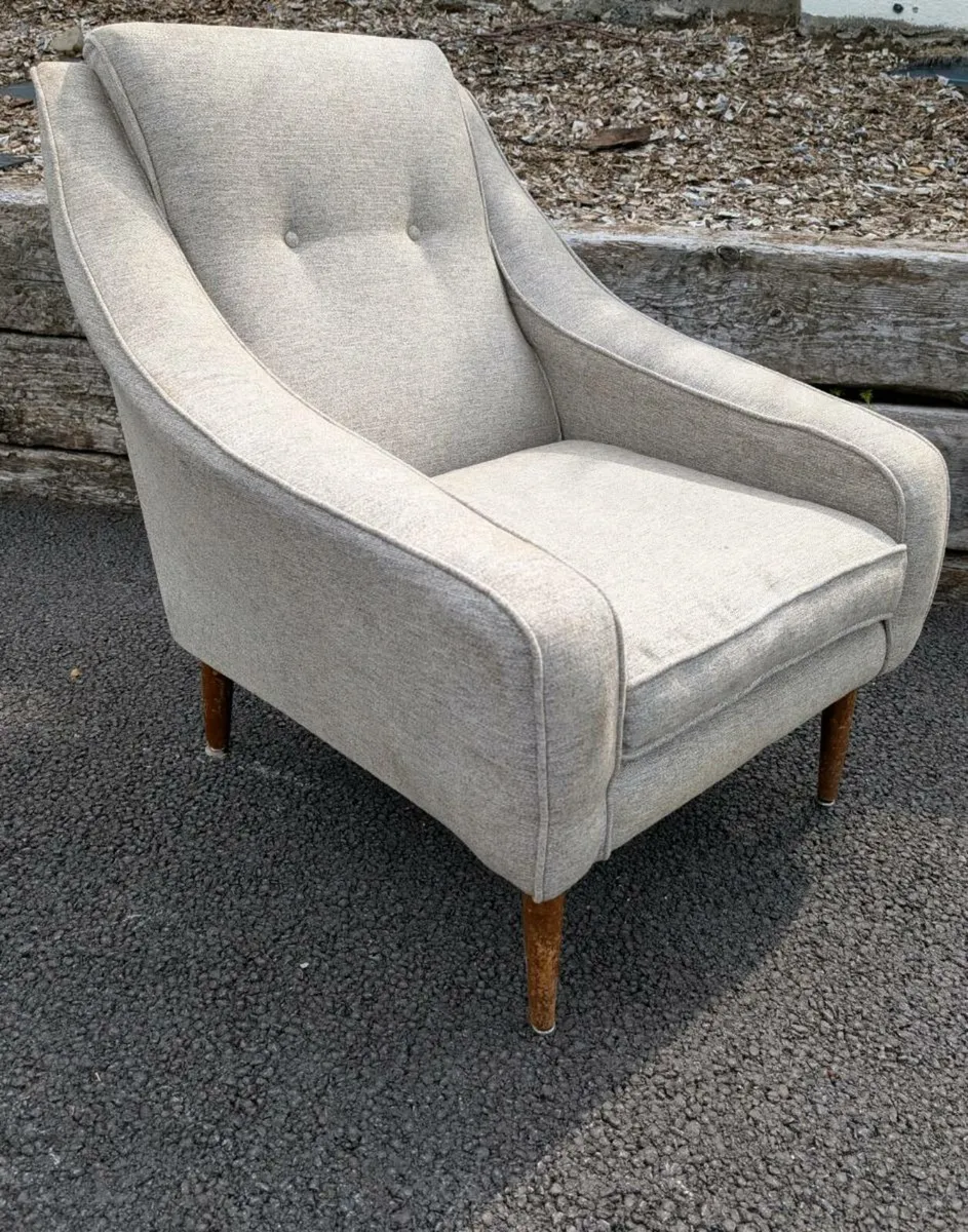 Vintage armchair - Image 1