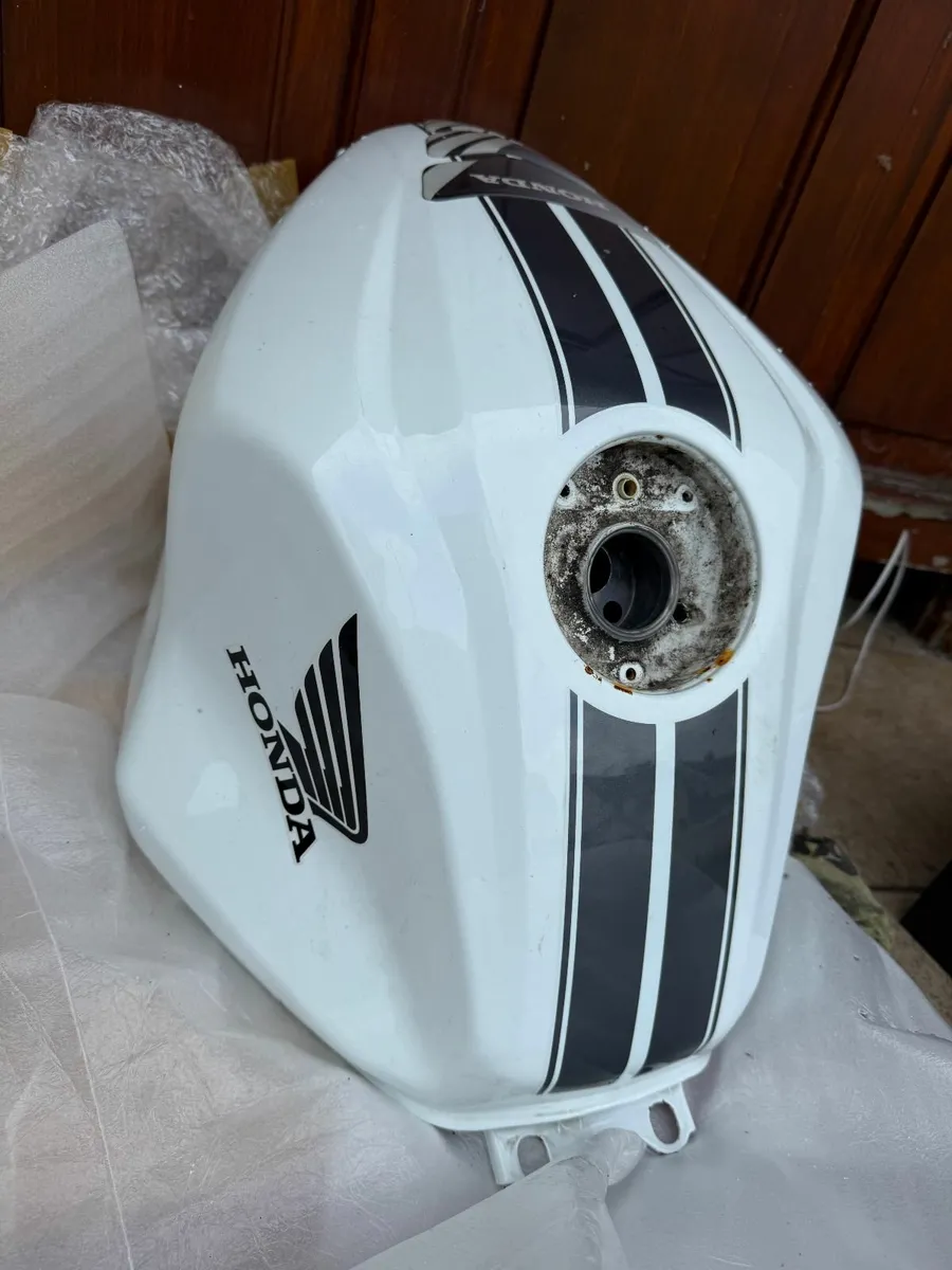 Honda CB500F 2017 tank - Image 1