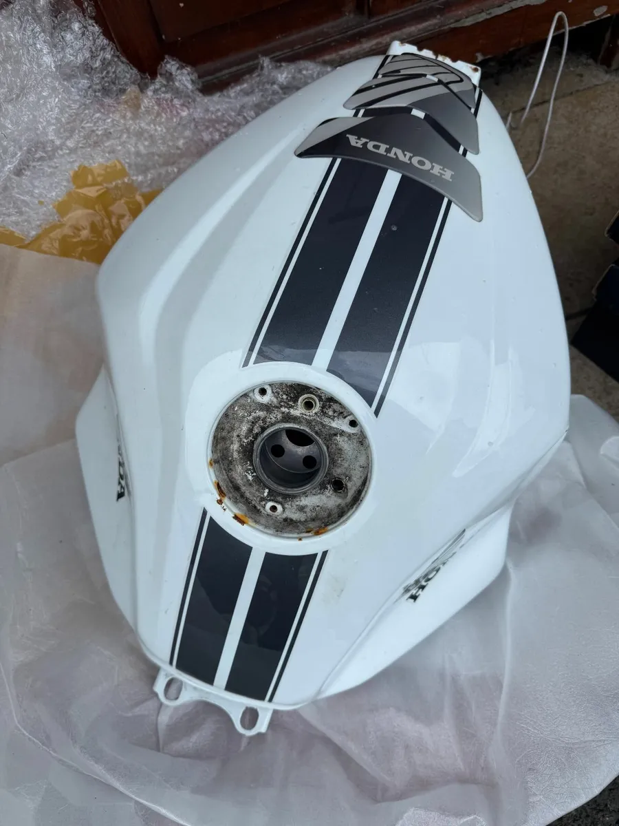 Honda CB500F 2017 tank - Image 3