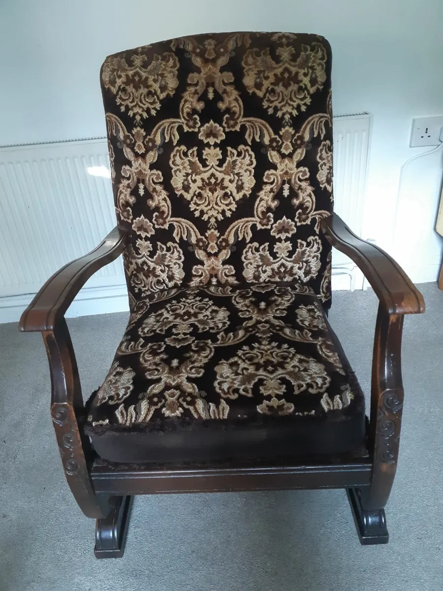 Lovely Antique Platform Rocking Chair . - Image 1