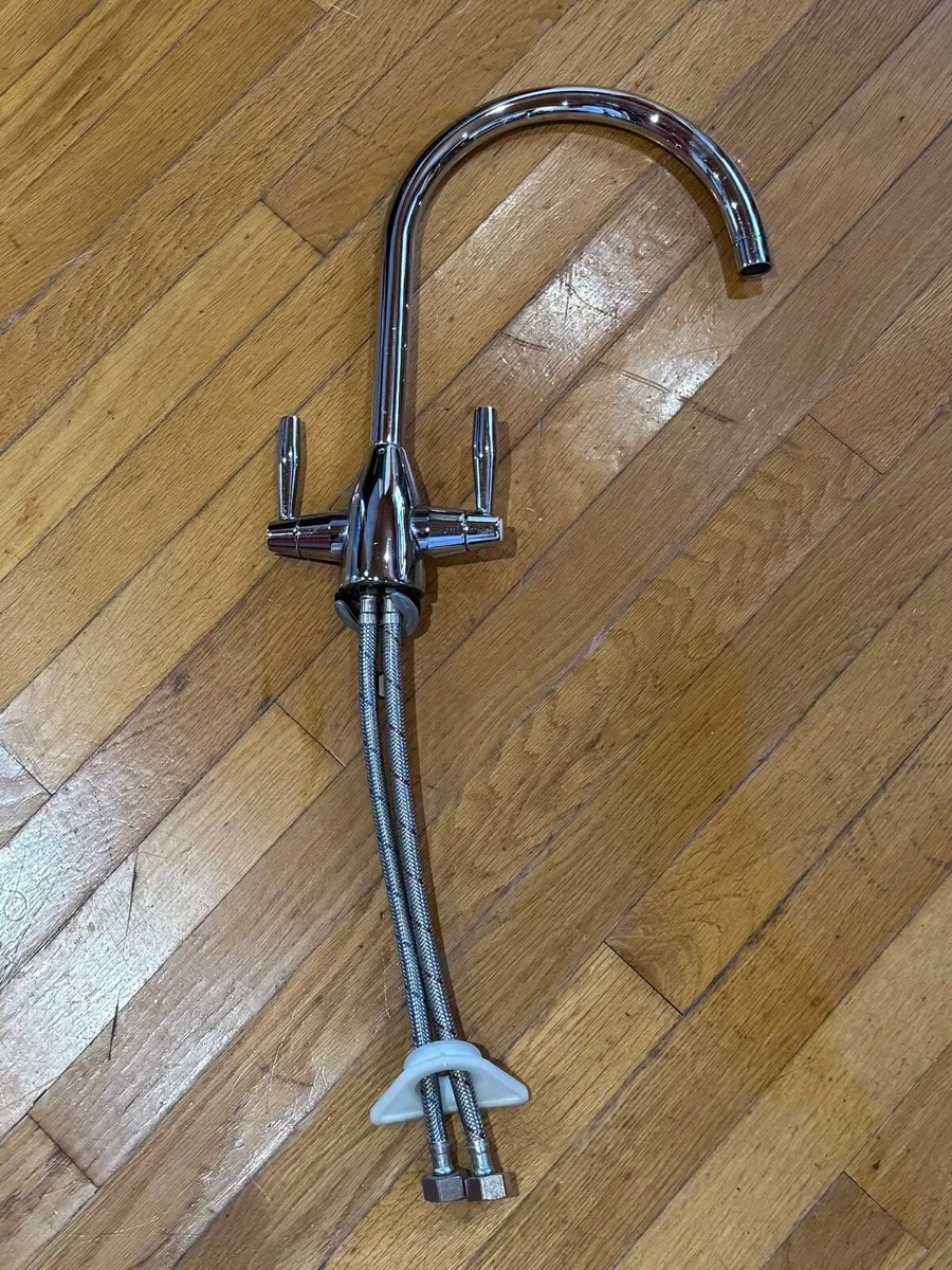 Kitchen tap - Image 3