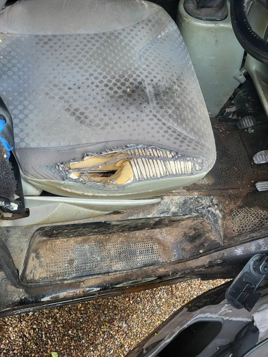 Renault Traffic 2007 parts only - Image 3