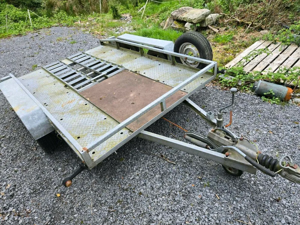 Trailer - Image 1