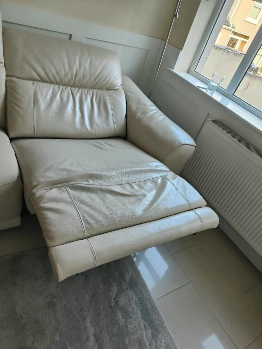 Leather couch - Image 2