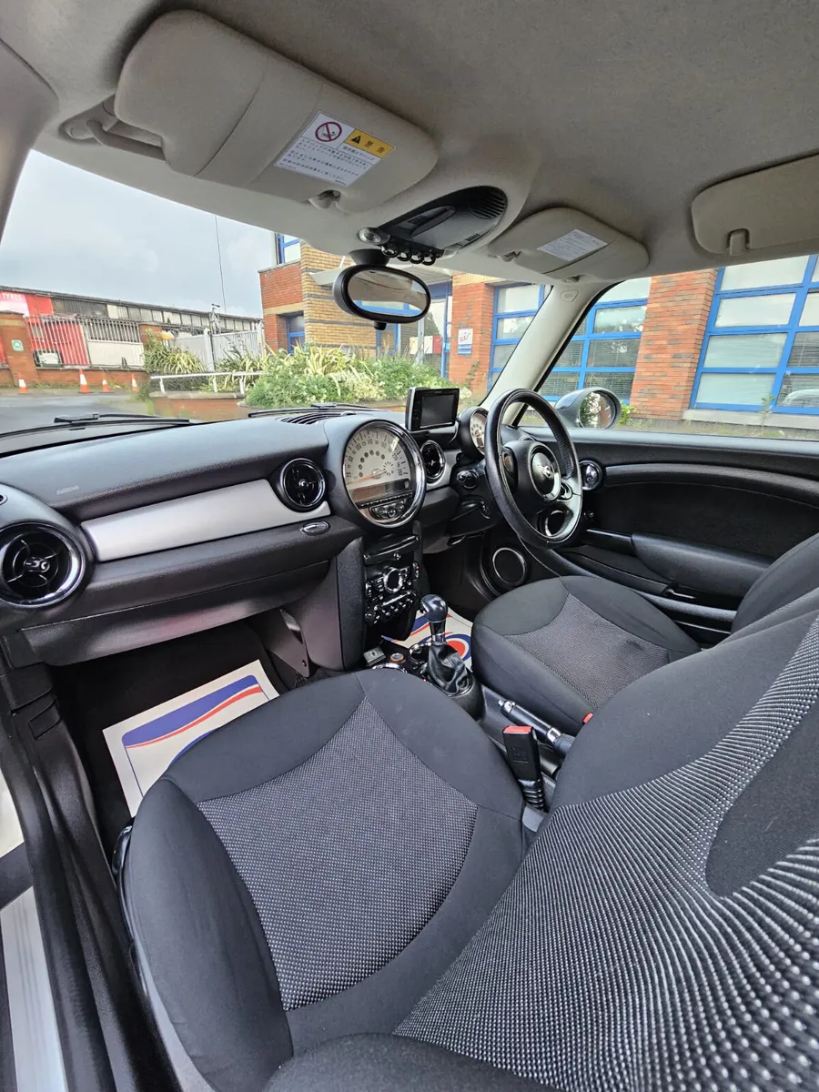 Mini Cooper 2012 - Image 2