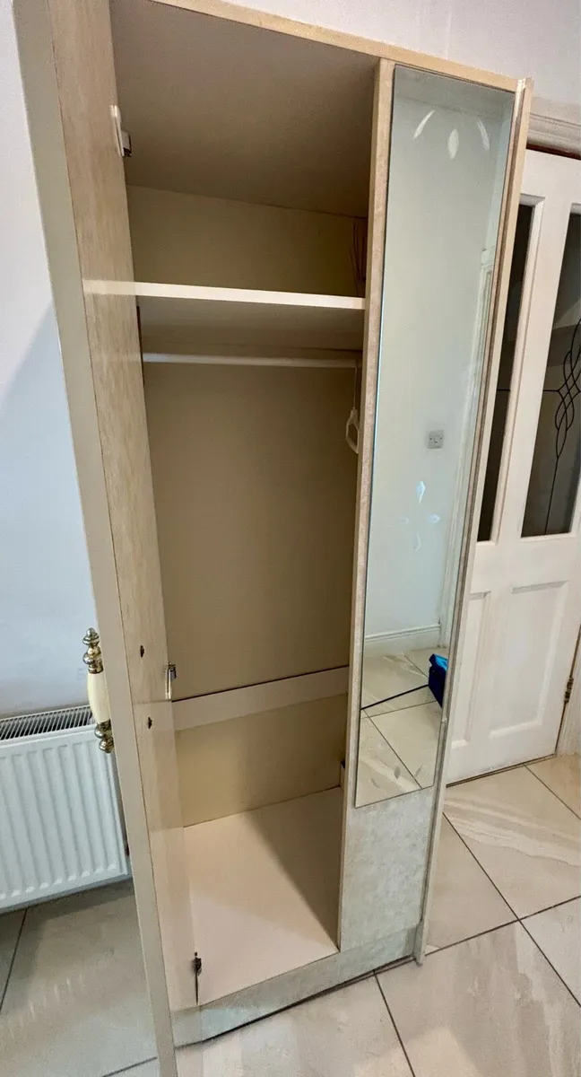 Vintage wardrobe - Image 2